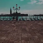 Moonlight Attic Апартаменты Венеция