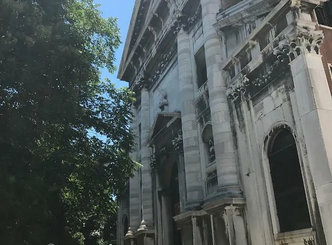 Moonlight Attic Apartman