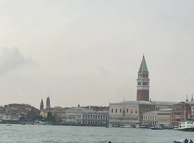 Moonlight Attic * Veneza